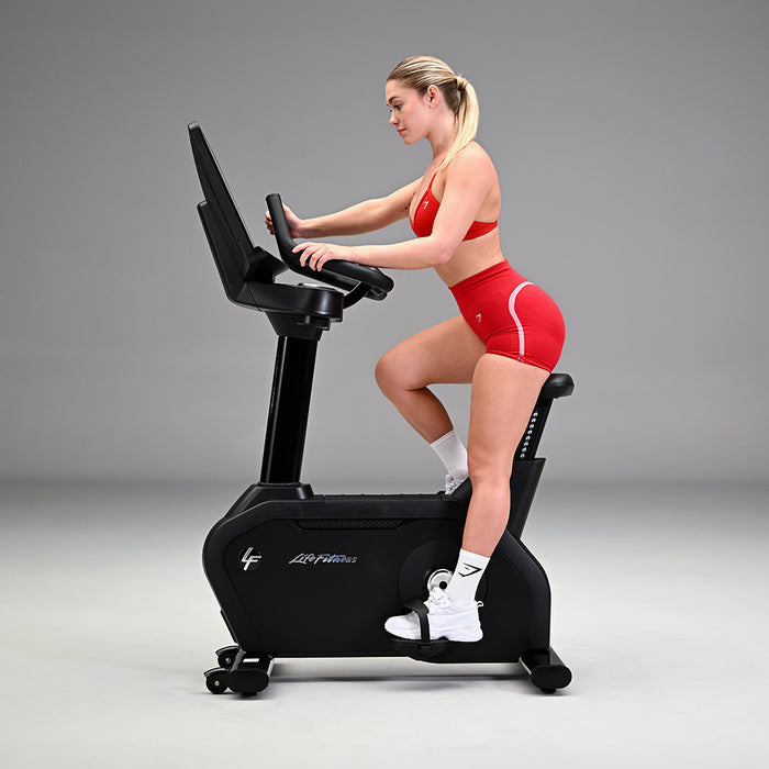 Life Fitness Club Series+ Upright Lifecycle® Bike w/ SL Console - Final Stock Life Fitness Bike; Upright LFCNC_0856_LFHSHomeConsumerShoot20250922_0743