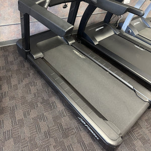 Life Fitness Club Series+ Treadmill — [Display Model]